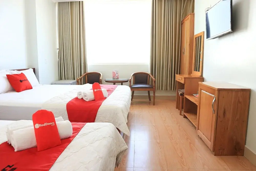 RedDoorz near Bai Sau 2