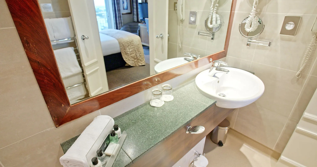 Harbour Heights Hotel