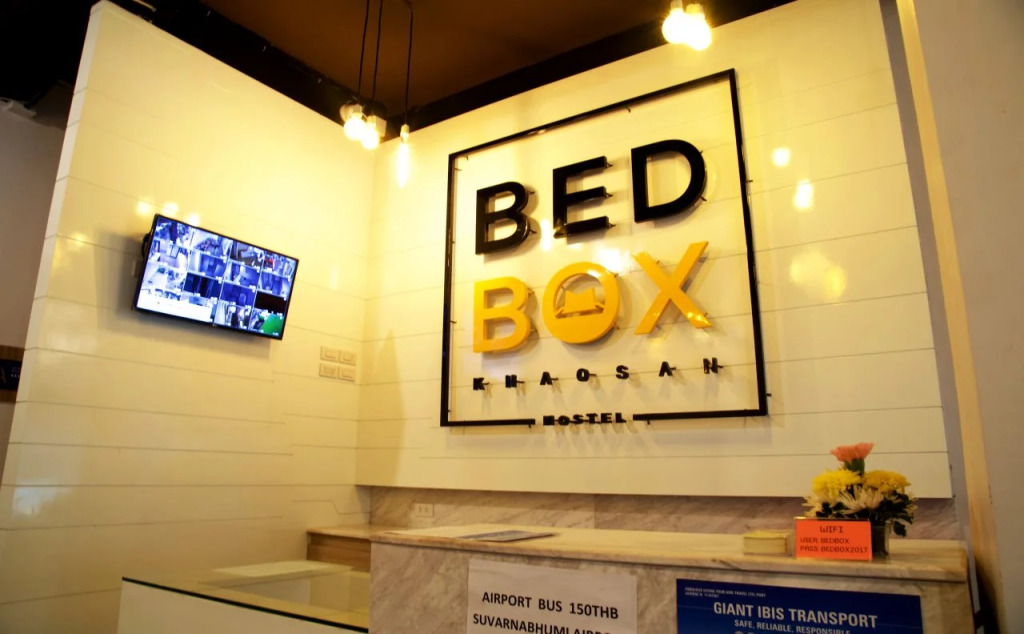 Bed Box Khaosarn Hostel