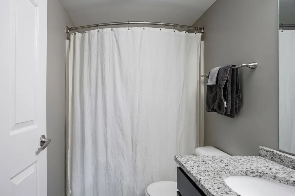 Nashville's #1 Location 2BR/2BATH - Free Parking - Music City! (CH1)