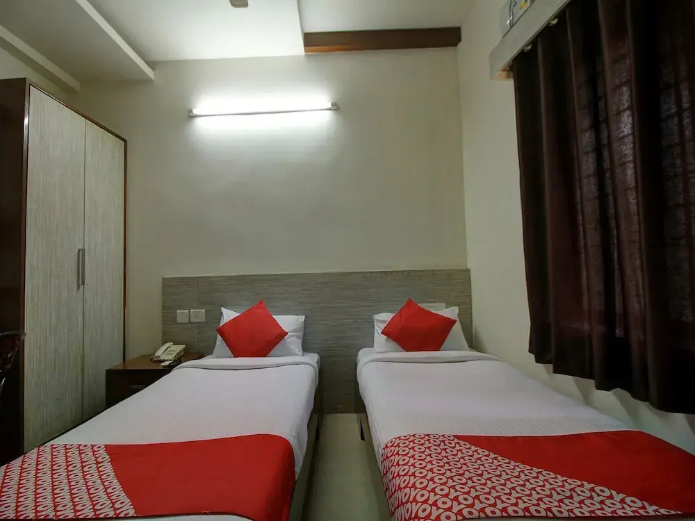 OYO 16662 Taj Residency