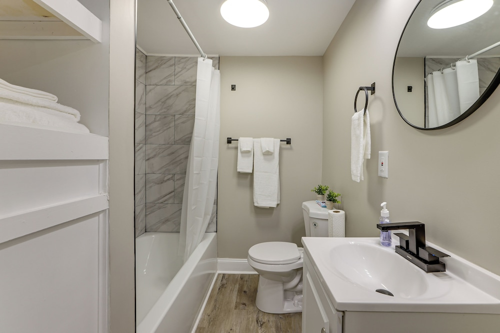 < 3 Mi to Downtown Greenville! Convenient 2BR Home