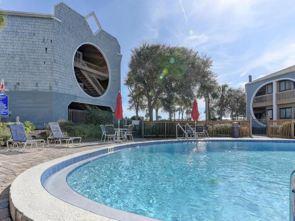 Hibiscus 303-D, 2 Bedrooms, Ocean View, Pool Access, Sleeps 5
