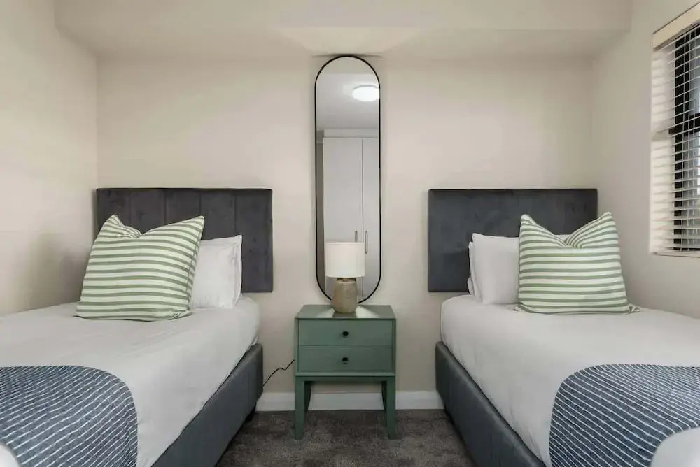 Modern 2 Bed Century City Apartment, Pool + Braai