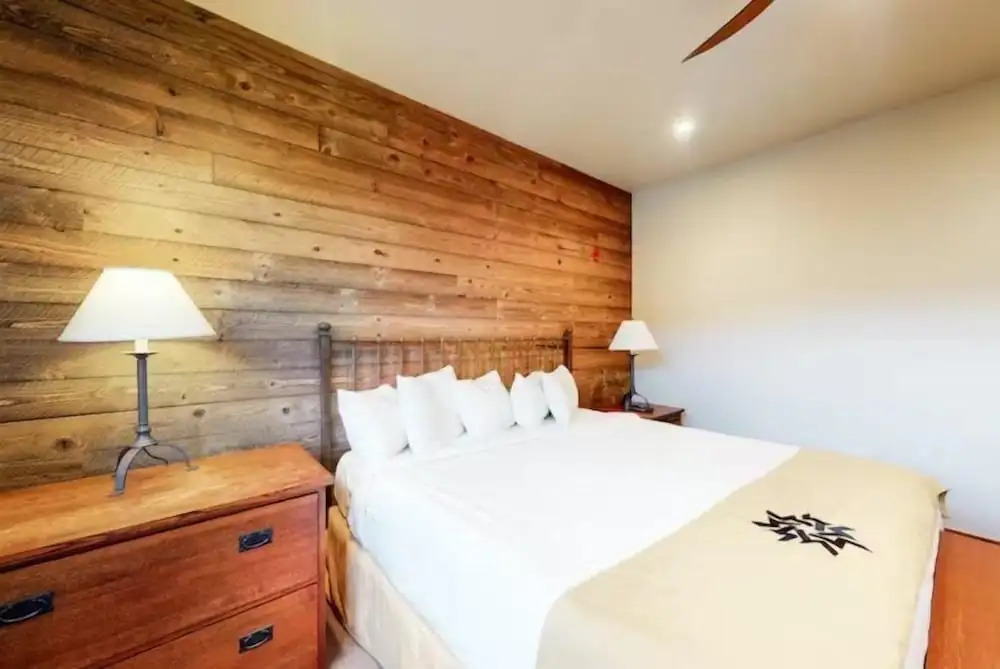 Red Hawk Townhomes 4 Bedroom - 200 Yards to Gondola!