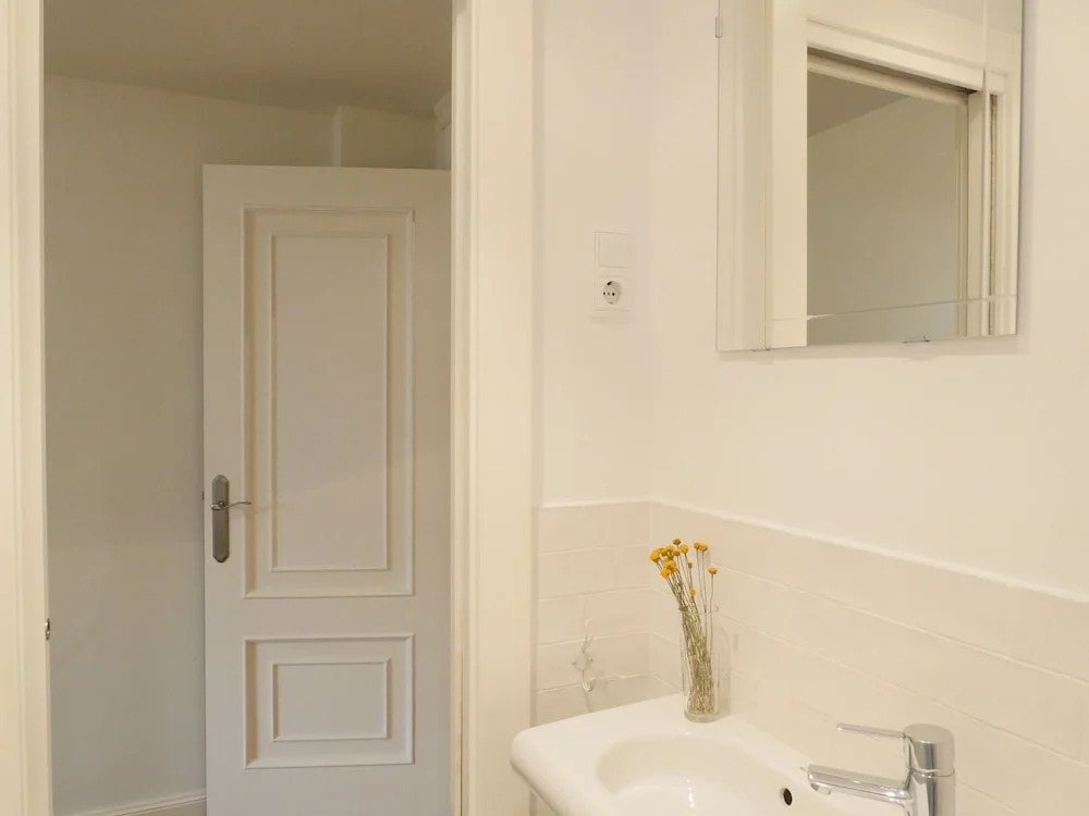 Charming and Stone Throw to Guggenheim & Old Town