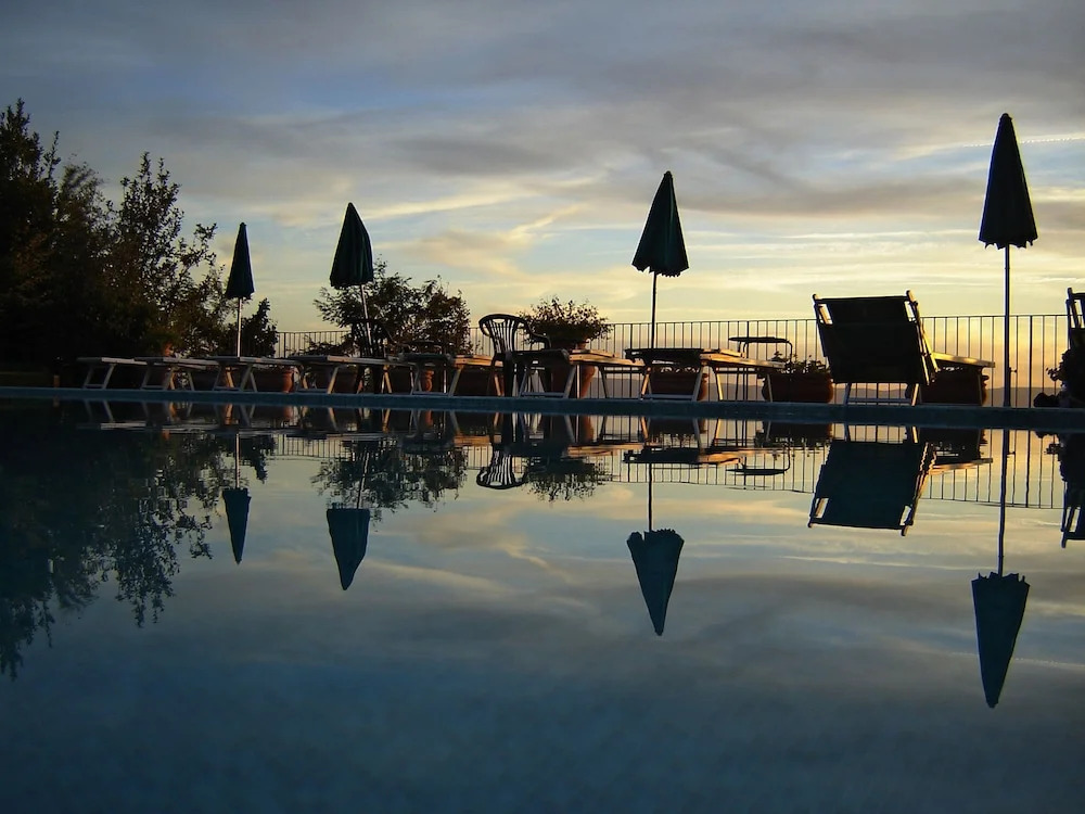 Podere Mezzastrada - Place of Charme