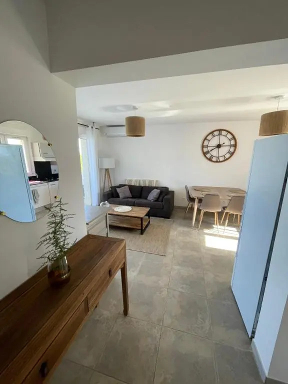 Bel appartement climatisé, vue mer
