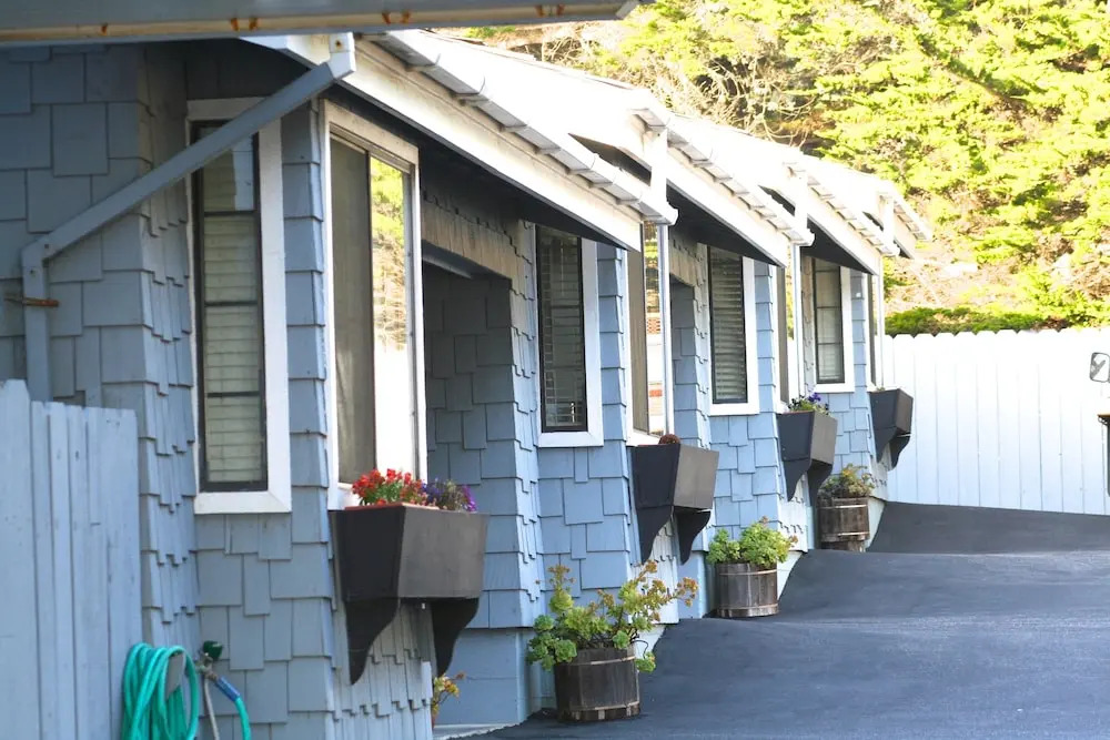 Captain's Cove Inn