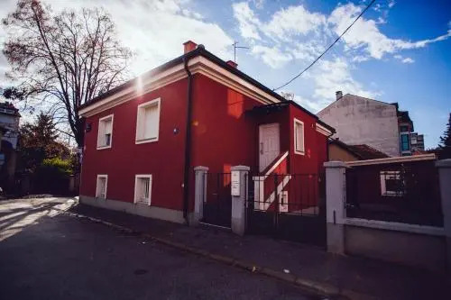 Stay@10 Rooms