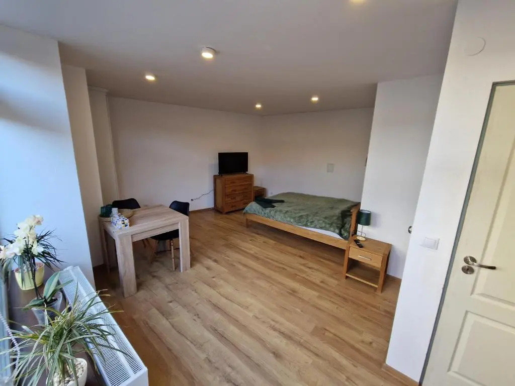 GIRO Guest House