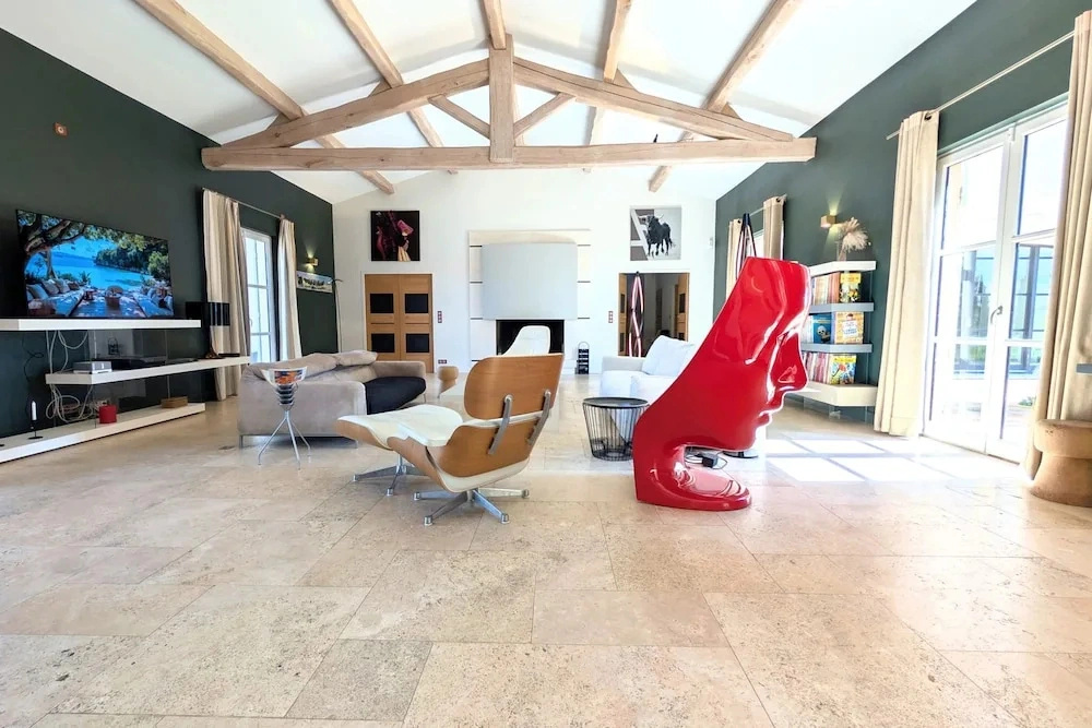Wine Estate 20m Pool and Cinema