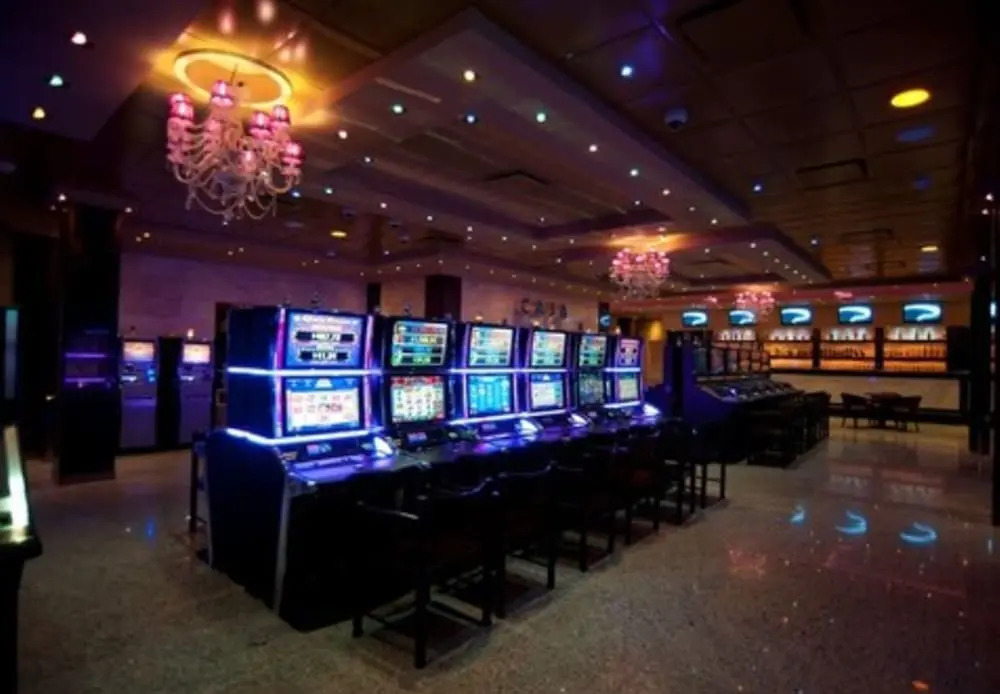 Status Hotel