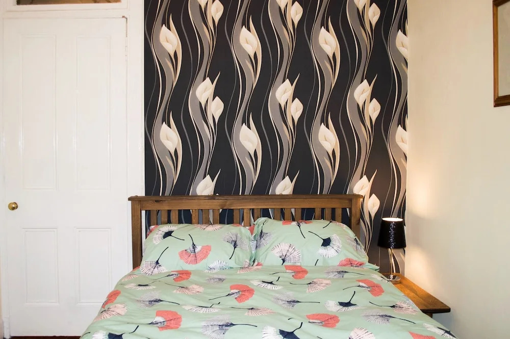 Spacious 2 Bedroom Home Near Haymarket