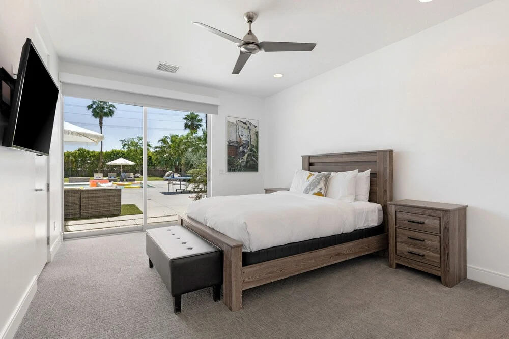 Polo Villa 1 by Avantstay Features Expansive Putting Green Pool Spa Outdoor Firepit 260-322 5 Bedrooms