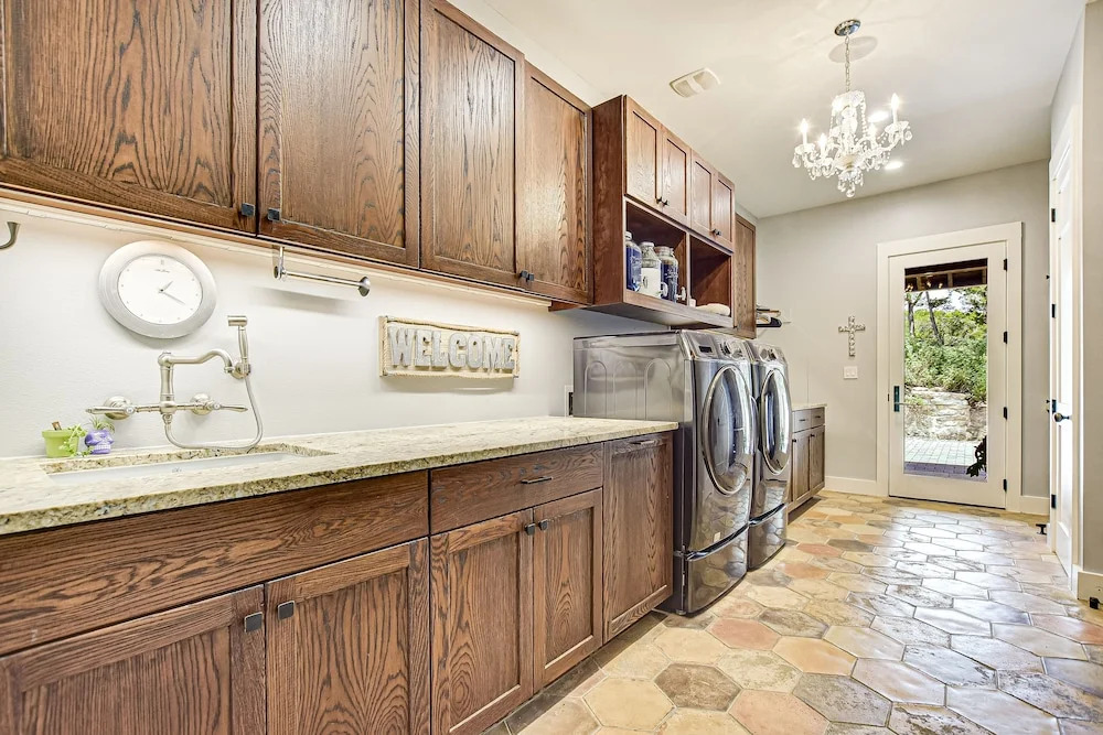 The Arrive Luxury Ranch Estate 5 Bedroom Estate