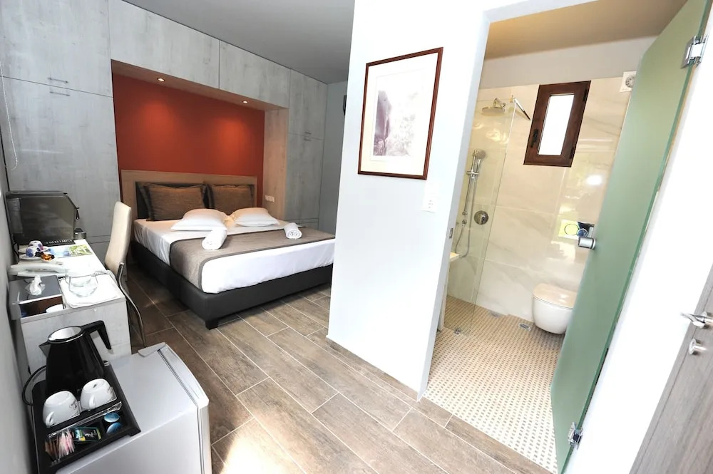 Mystras Inn