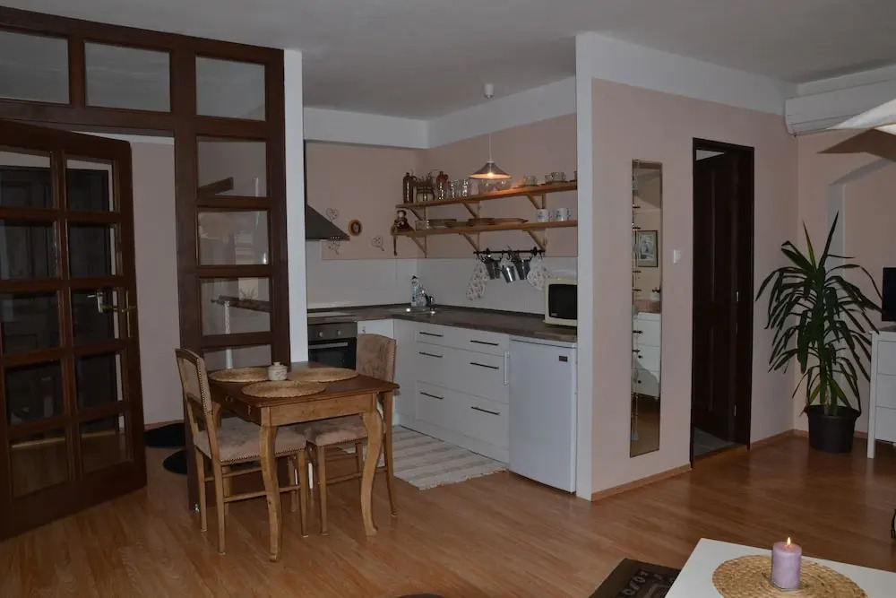 Apartments No. 4