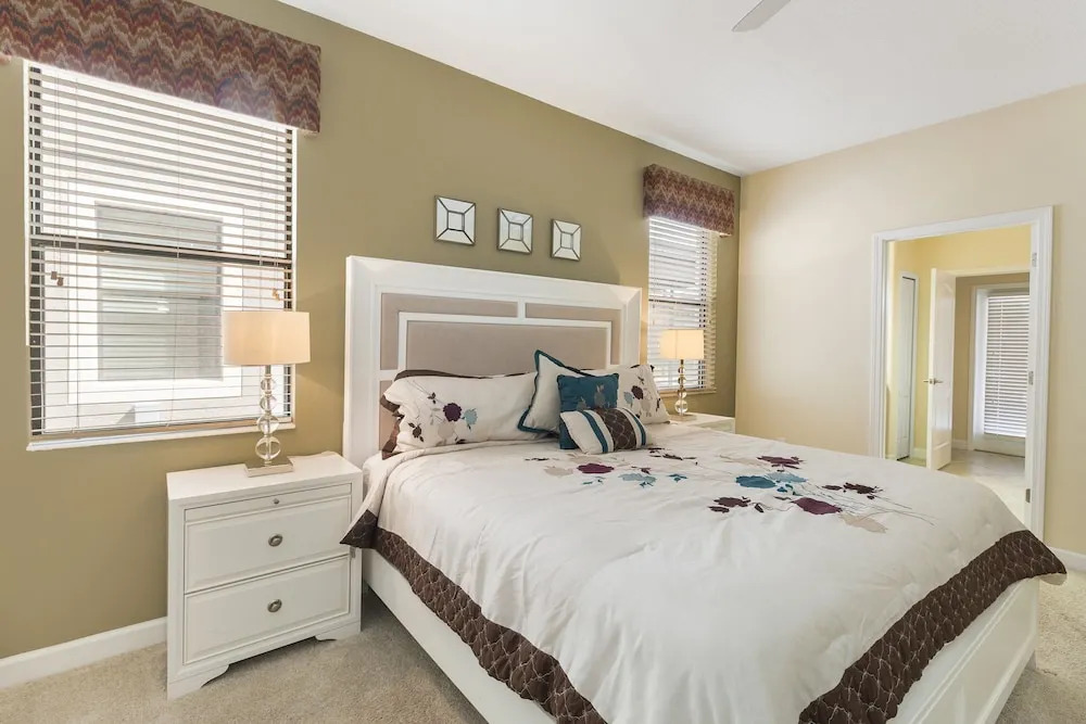 Mickeys Golf Retreat by VillaDirect