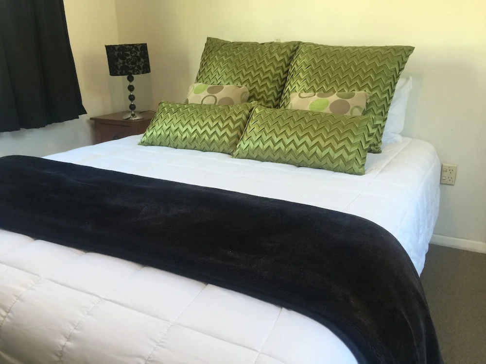 3 & 4 Bedroom Holiday Houses Central Picton