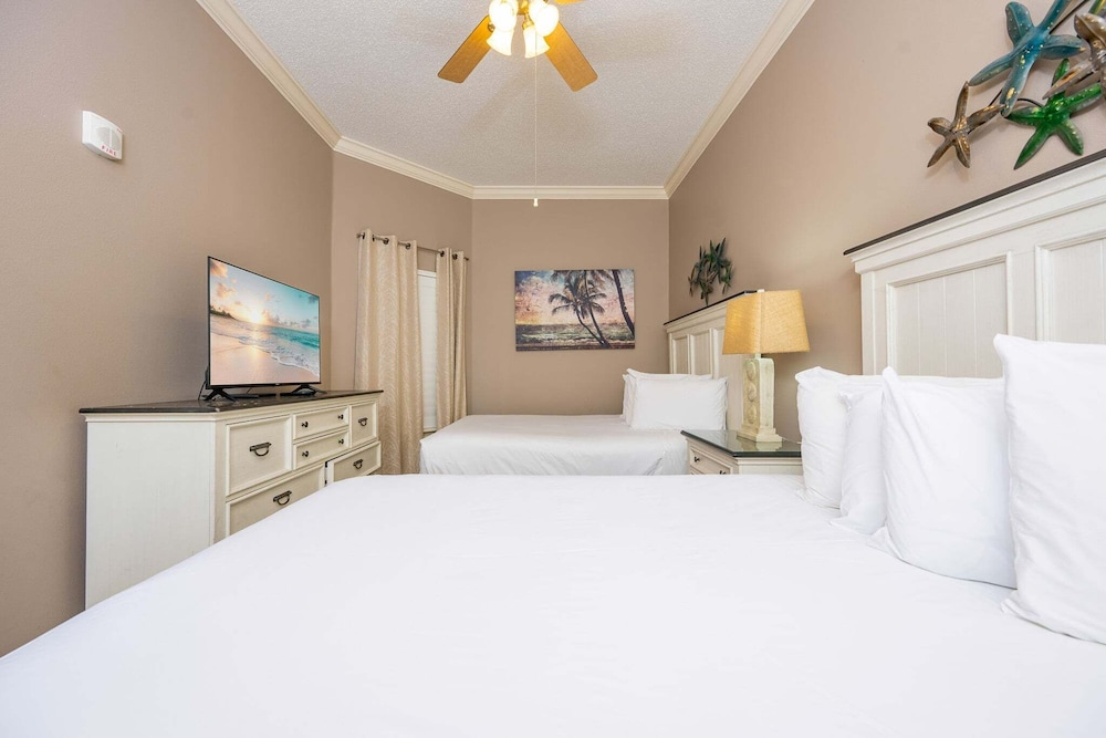 Phoenix West 402 3 Bedroom Condo