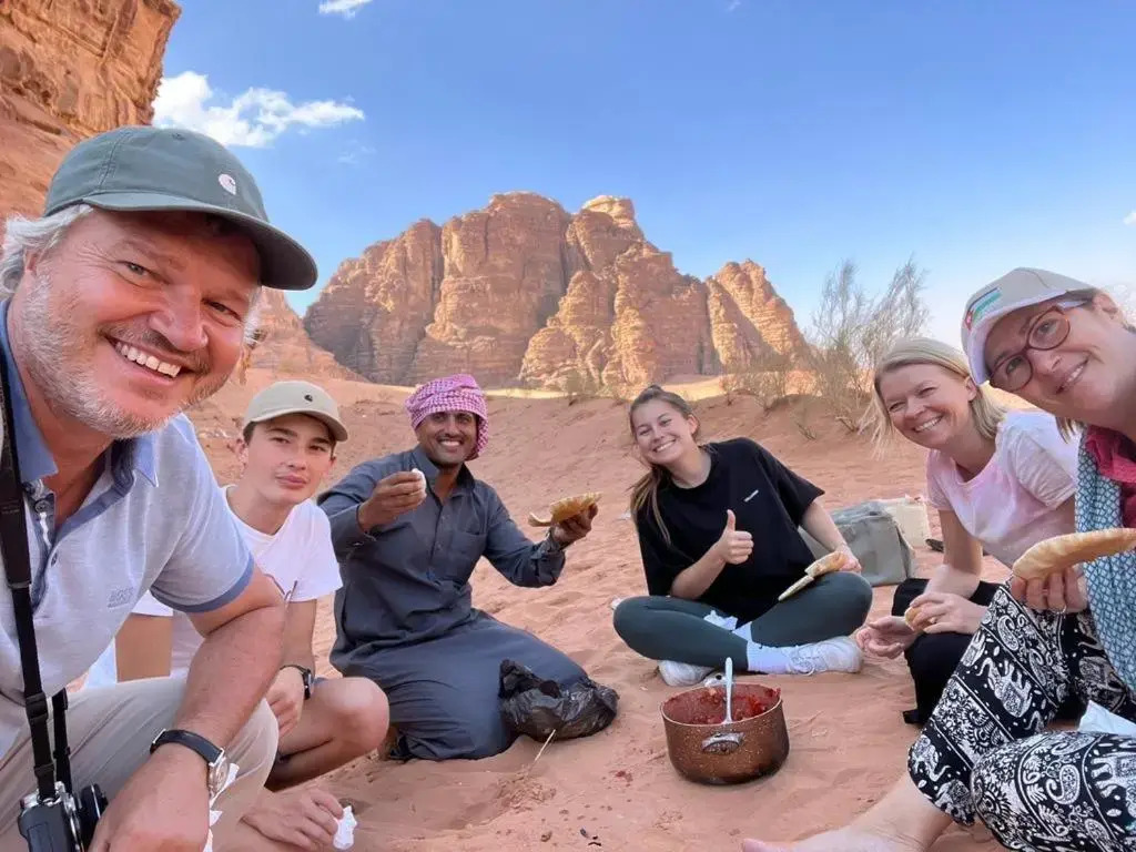 WADI RUM-Bedouin Tents and Jeep Tours
