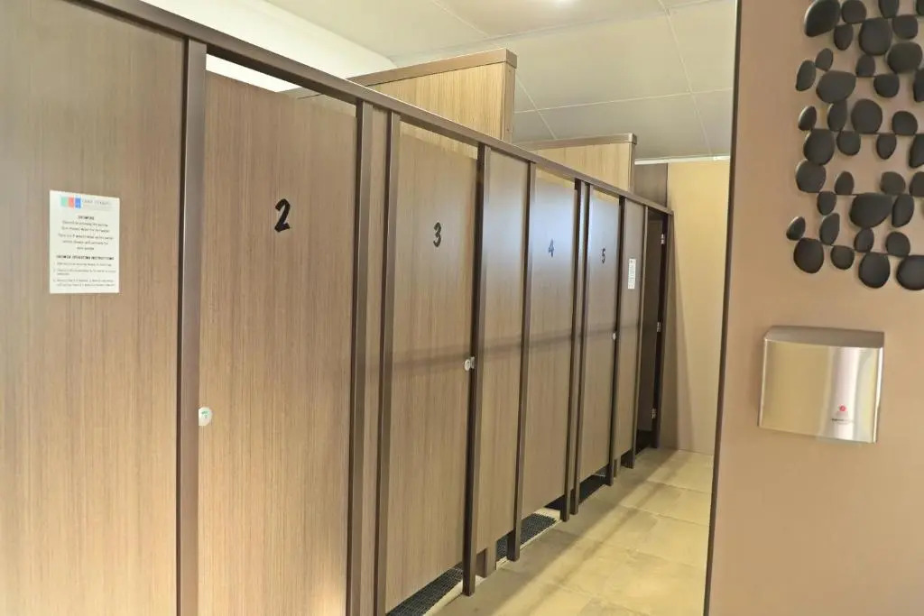 Lakes Edge Holiday Park