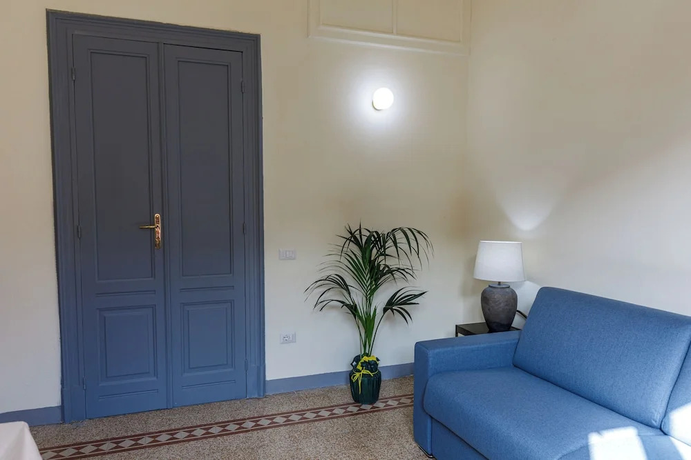 Onlyrooms IV
