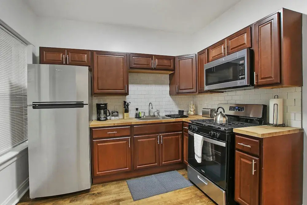Chic 2BR Apt - Roscoe 1