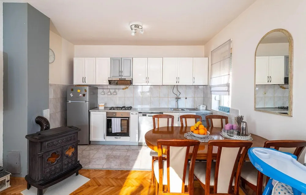 Stunning Apartment in Jasenice With 3 Bedrooms and Wifi
