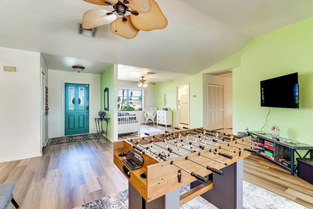 Canal-front Escape w/ Dock & Pool in Cape Coral