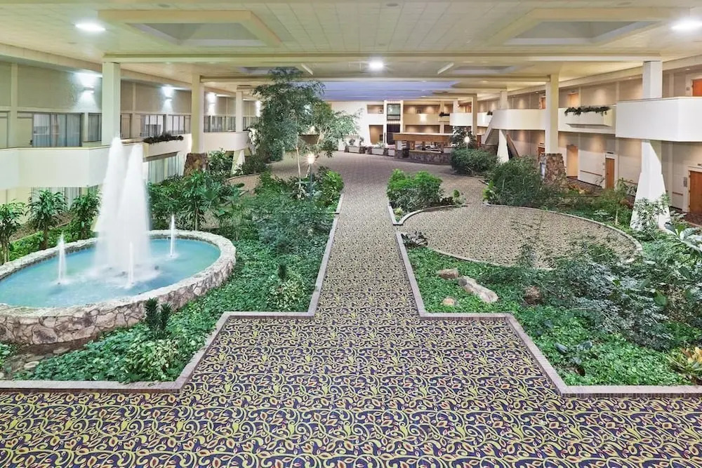 Holiday Inn Park Plaza