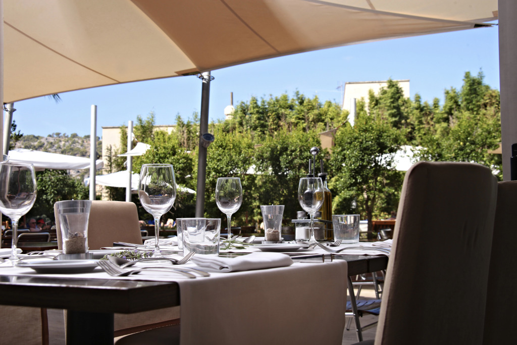 Aimia Hotel