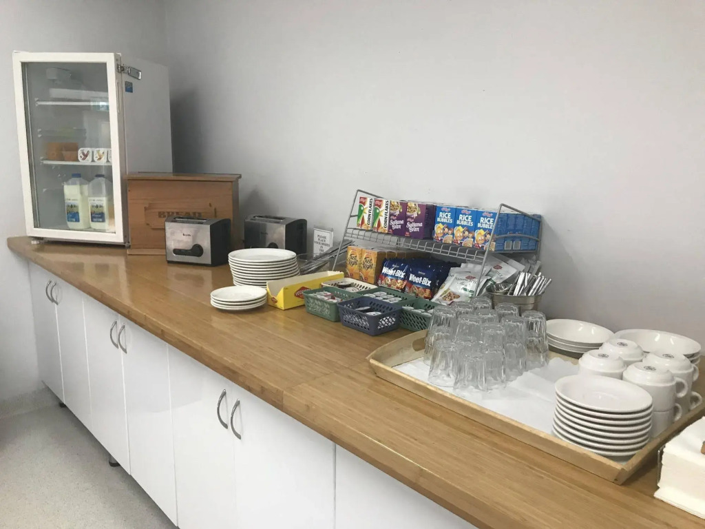 Toowong Inn & Suites