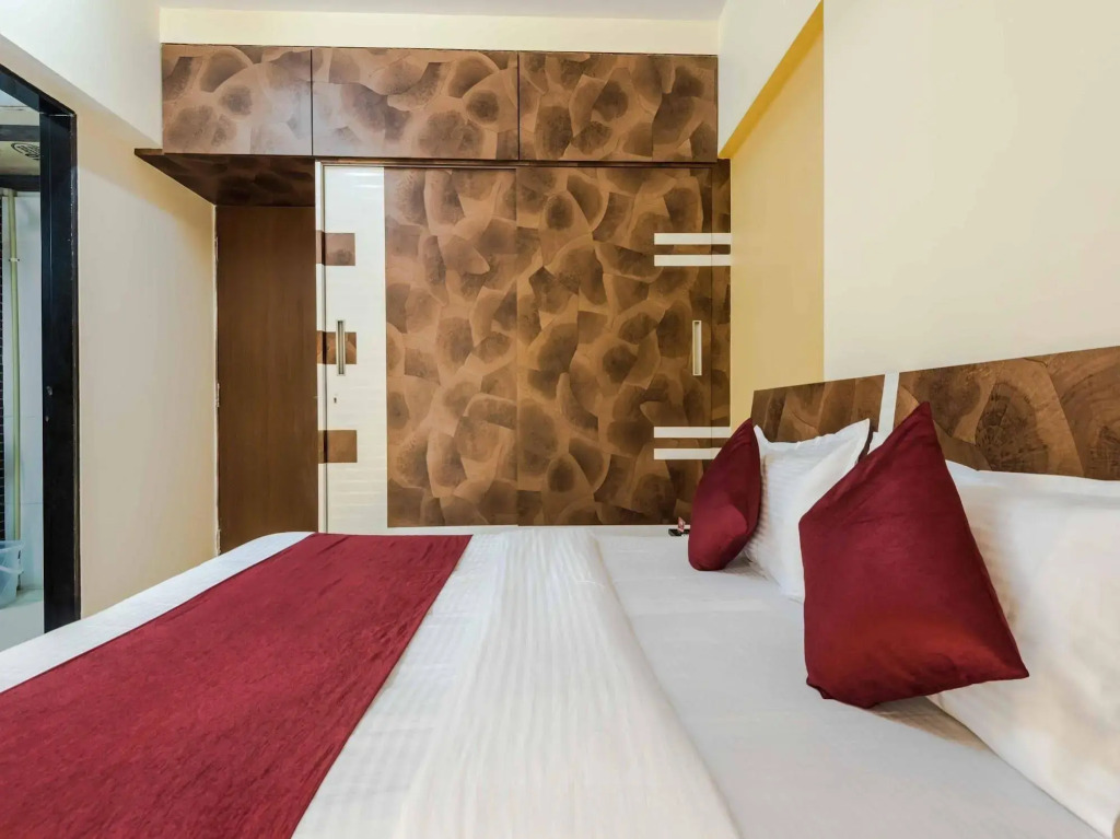 OYO Apartments Bandra East