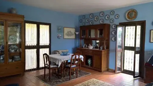 Hassin Cottage
