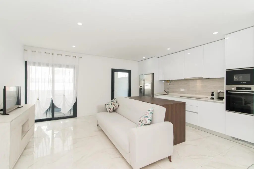 800m From the Boat to Praia das Cabanas, With Pool, Terrace, Wifi and air con