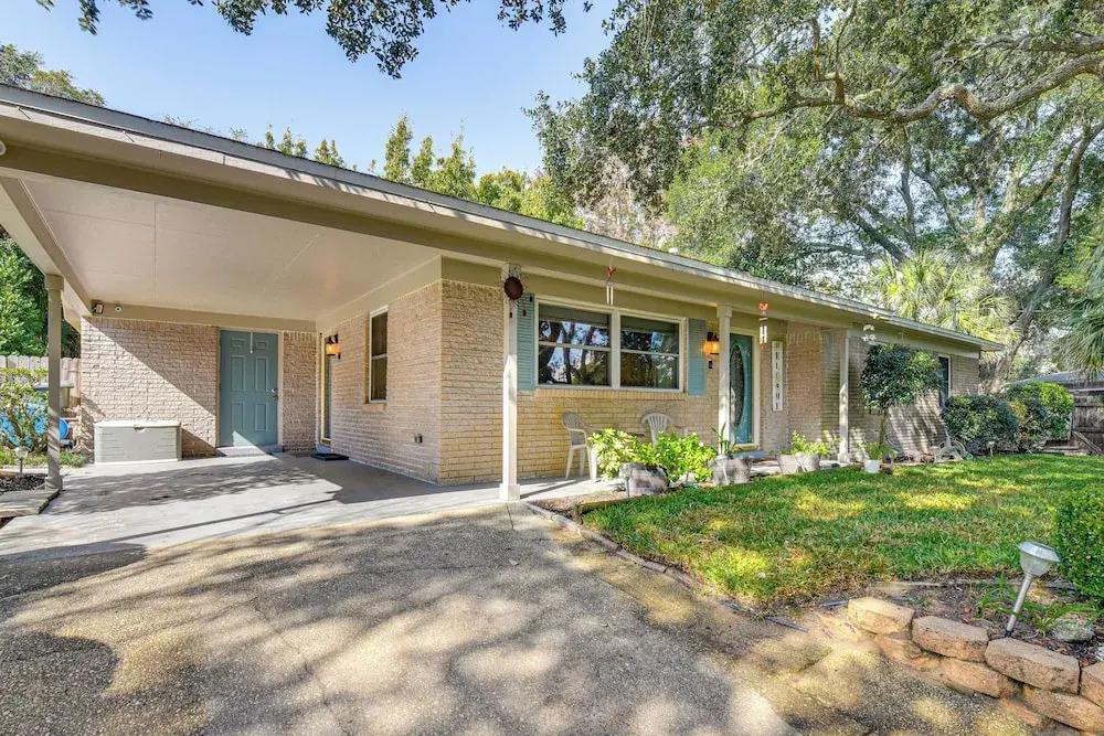 Spacious Home w/ Hot Tub in Fort Walton Beach!