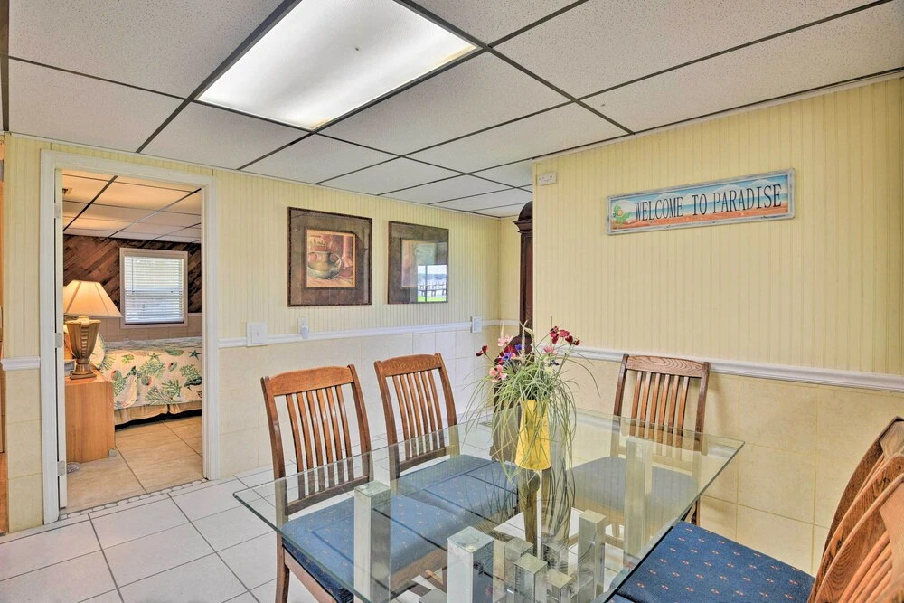 Waterfront Welaka Escape w/ Private Docks