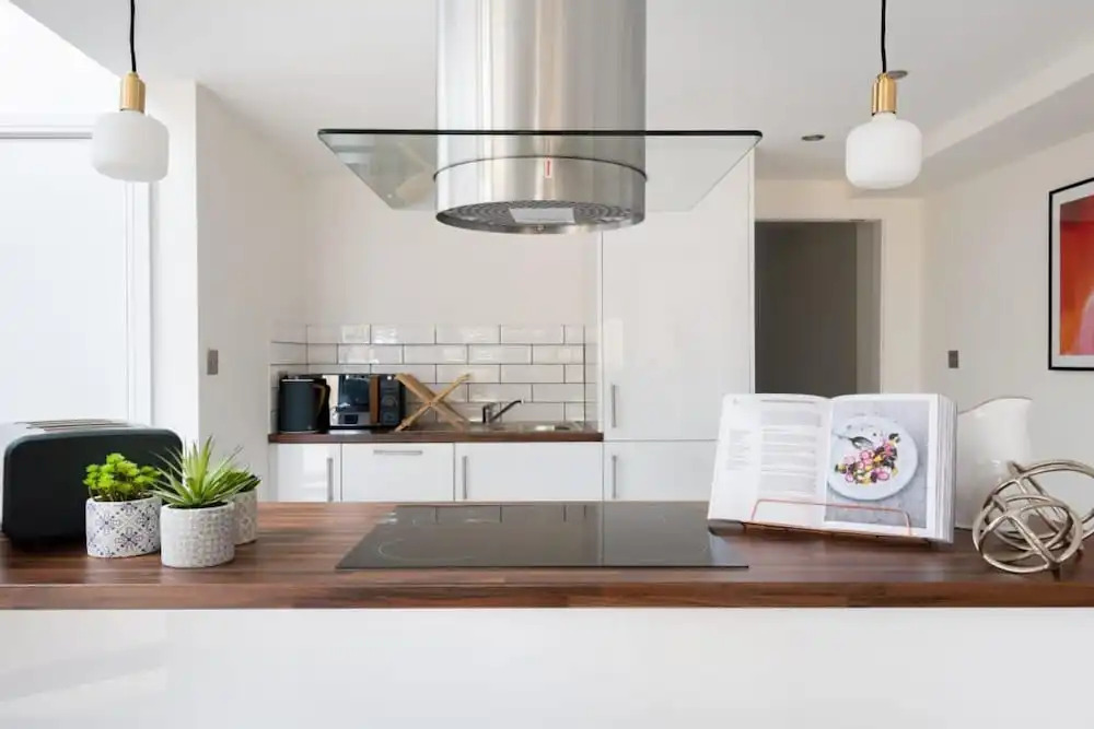 The Brixton Hill - Modern & Bright 2BDR Apartment with Garden
