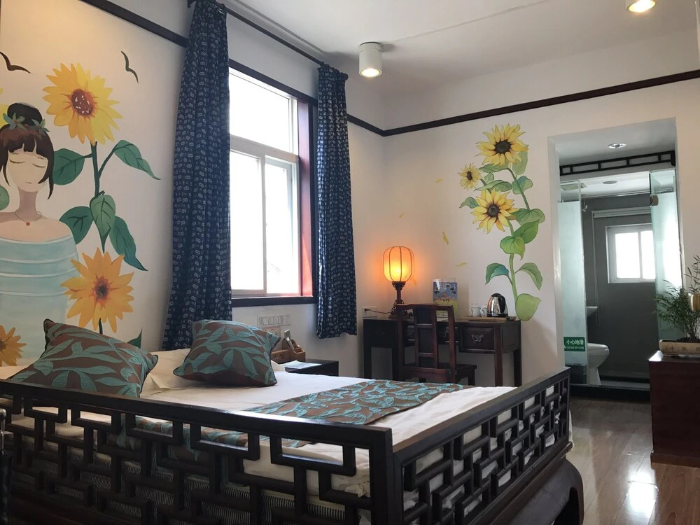 Tunxi Lodge