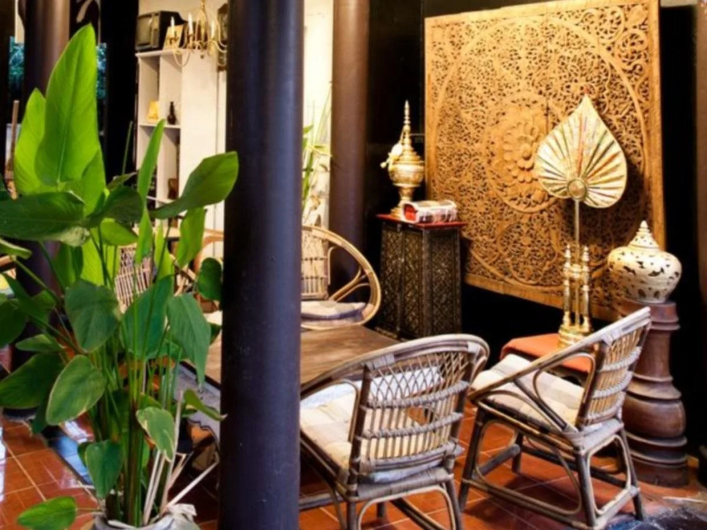 Baan Puang Petch