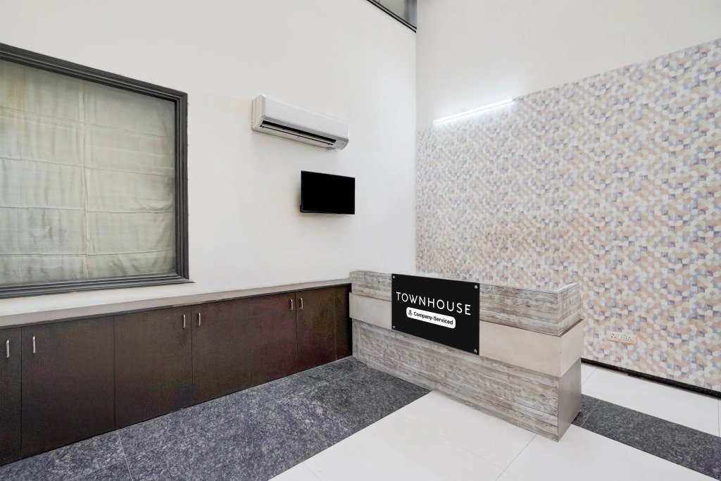 Townhouse Sector 51 Noida Near Metro Station