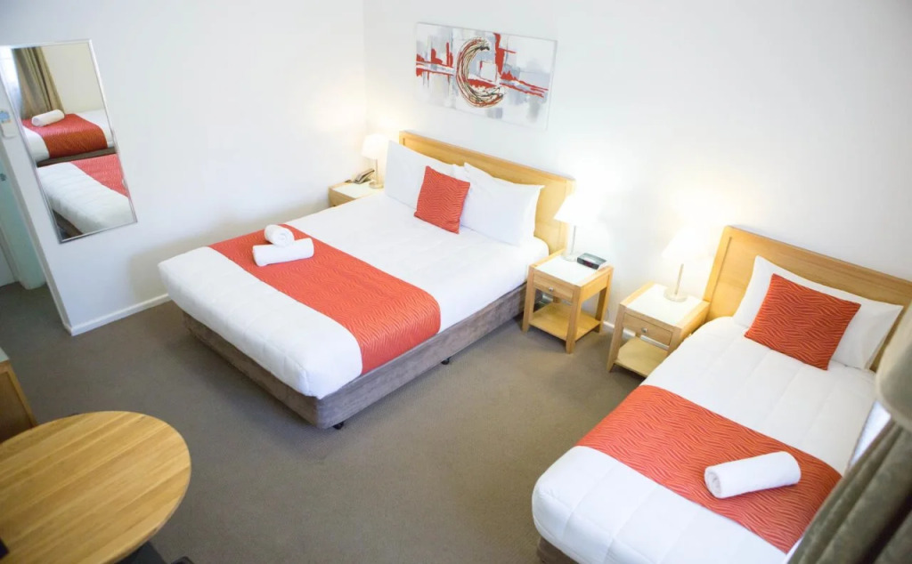 Colonial Lodge Motor Inn