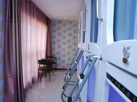 Zhumengzhe Capsule Hotel (Kunming Railway Station)