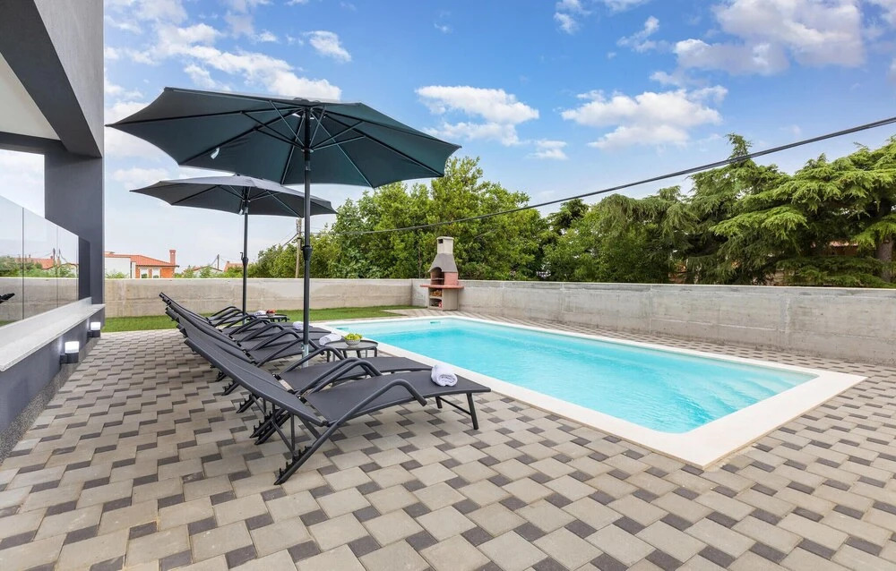 Beautiful Home in Vodnjan With Outdoor Swimming Pool, Wifi and 5 Bedrooms
