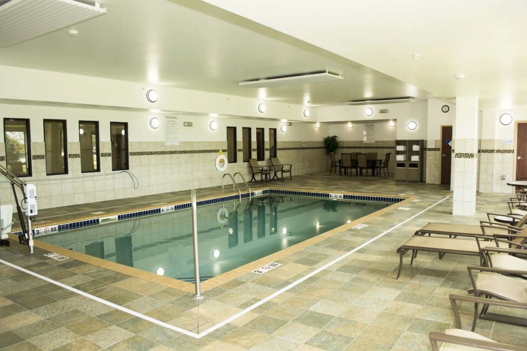 Holiday Inn Express & Suites - Mason City by IHG