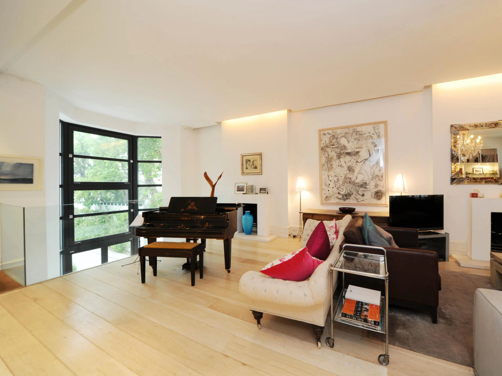 Veeve  Impressive 6 Bed Family Home Holland Park Kensington