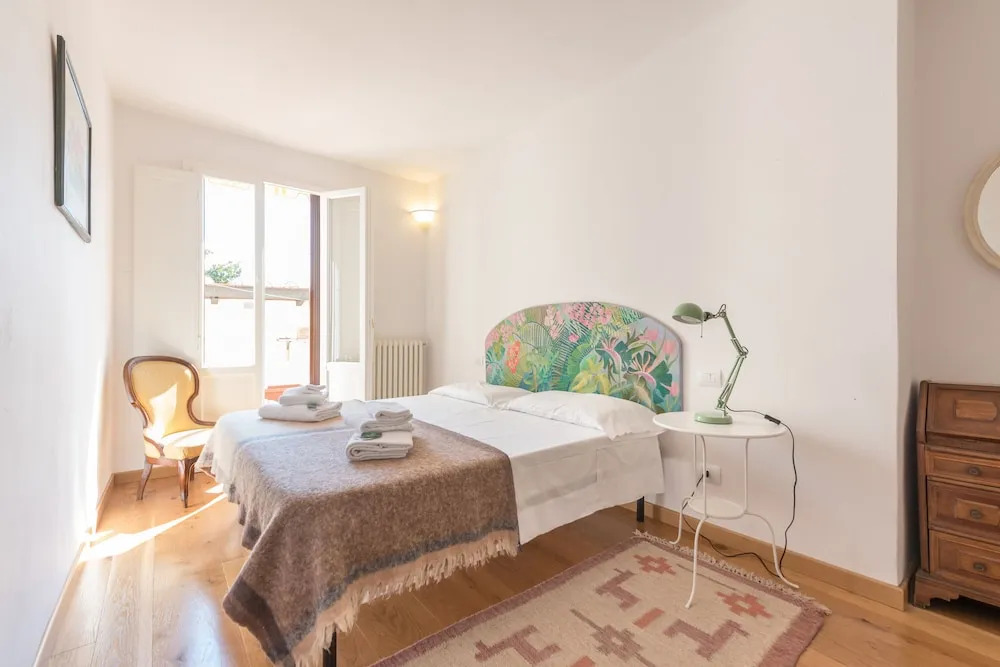 Pitti Cozy Apartment With Terrace