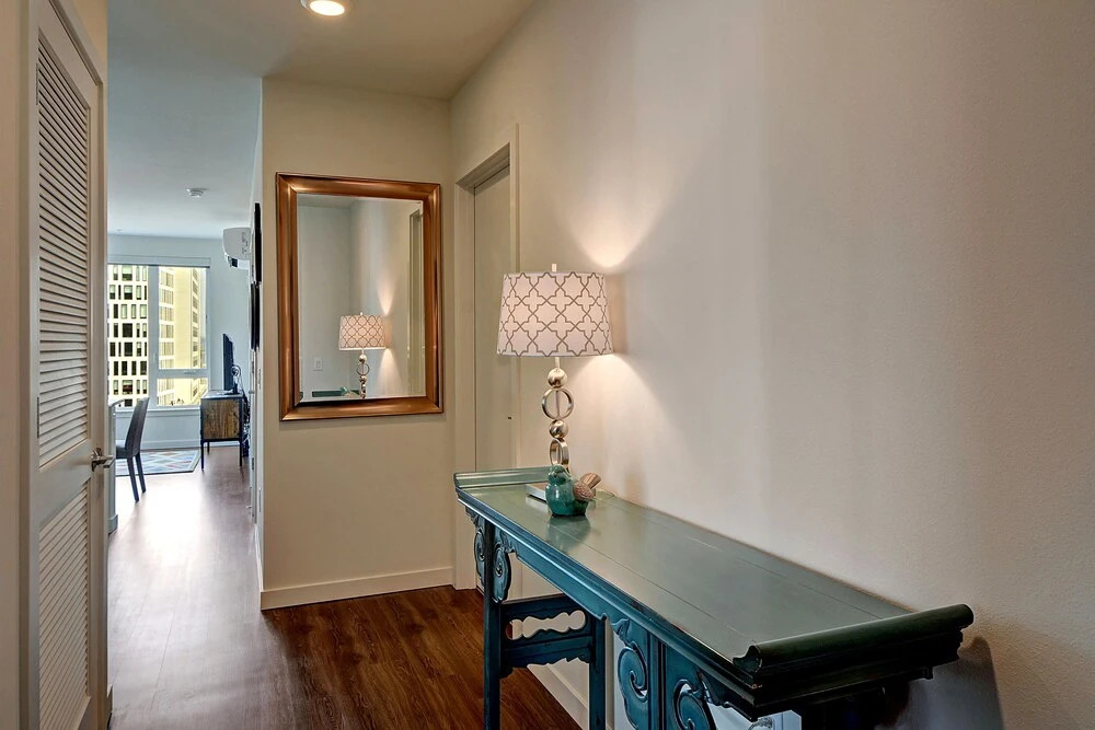 South Lake Union Lakeview Suite - Two Bedroom Apartment